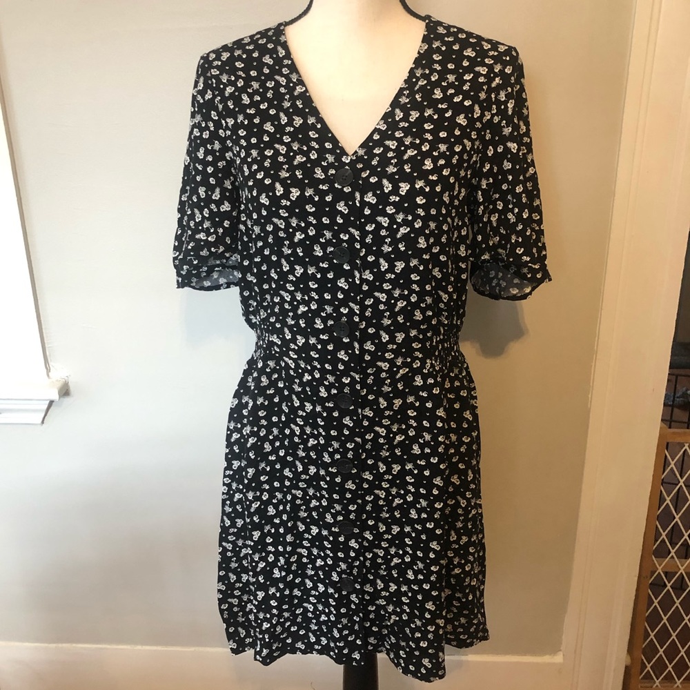 Abound | Floral Flutter Sleeve Dress